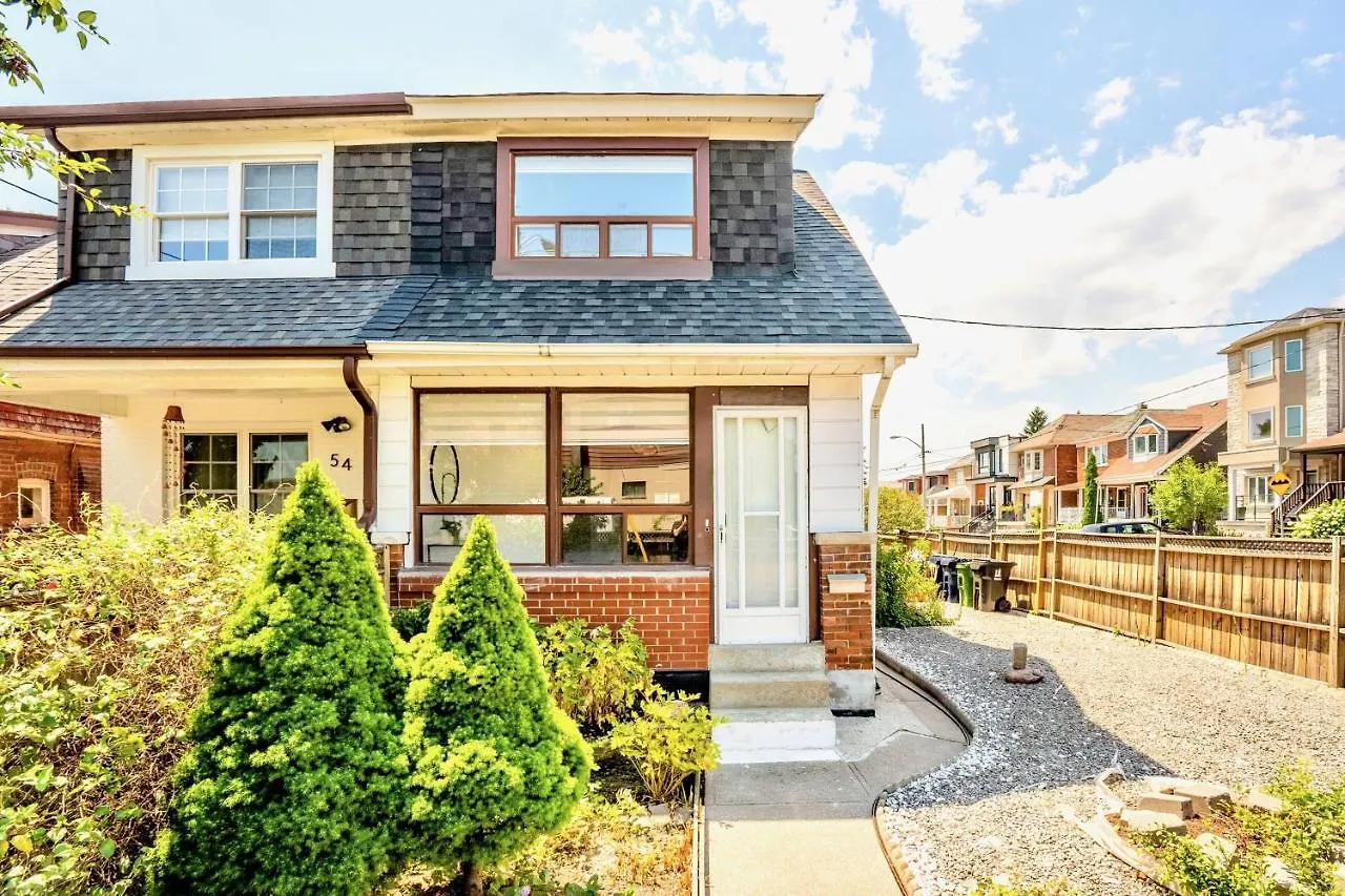 3Br Townhouse - St Clair West Village W Parking Toronto Canada