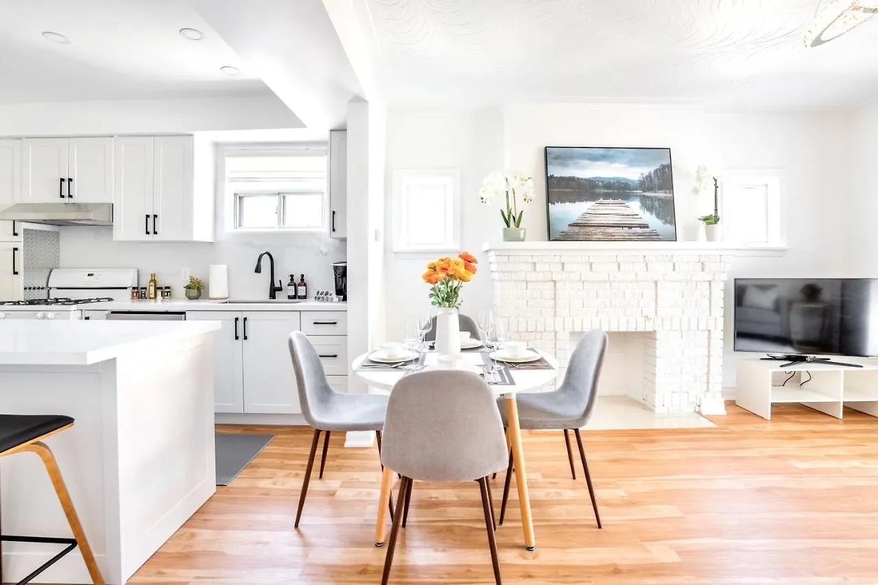 3Br Townhouse - St Clair West Village W Parking Toronto 0*,  Canada
