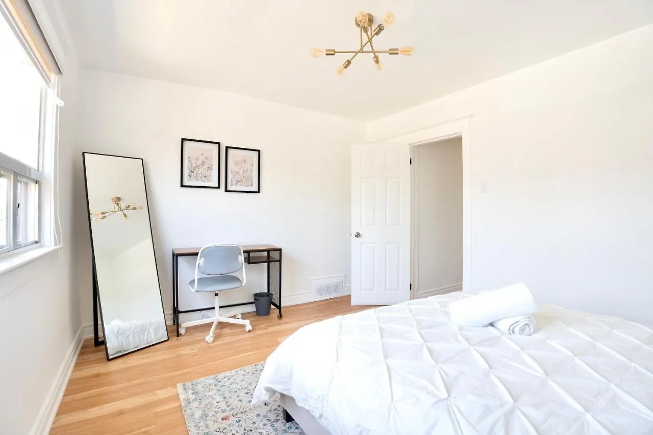 3Br Townhouse - St Clair West Village W Parking Toronto