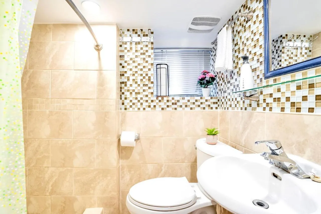 Holiday home 3Br Townhouse - St Clair West Village W Parking Toronto