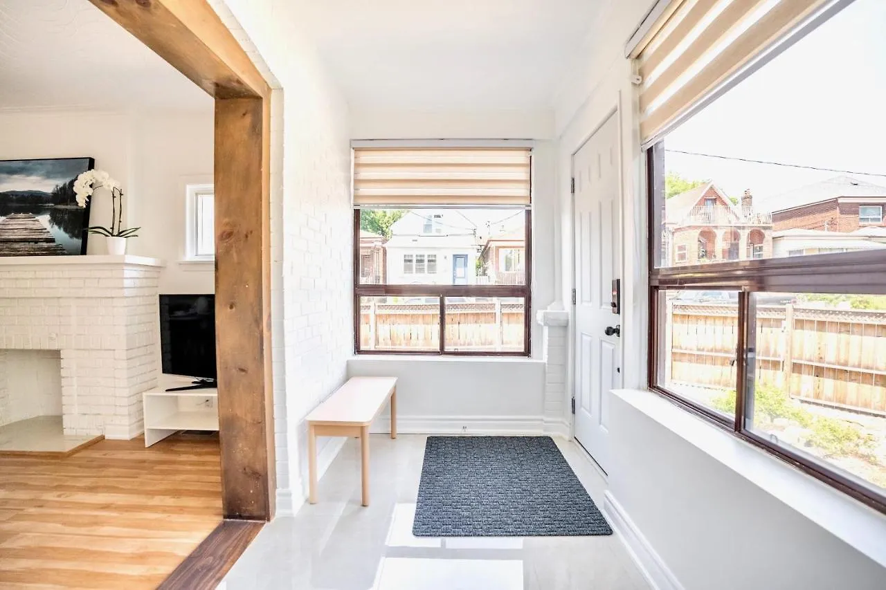Holiday home 3Br Townhouse - St Clair West Village W Parking Toronto Canada